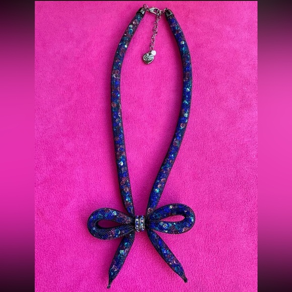 BETSEY JOHNSON Mesh Bow Collar Necklace NWT - Picture 8 of 8